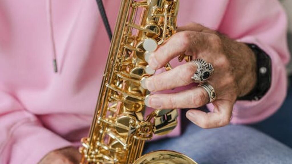 How to Hold a Trombone? How to Hold a Trombone?
