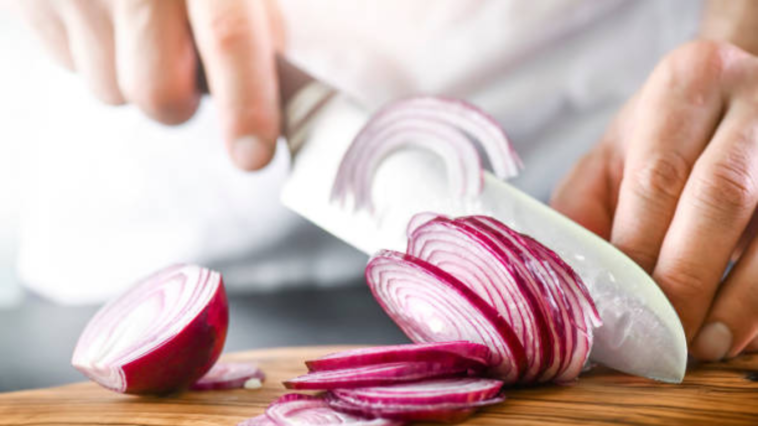 how to cut a onion for fajitas