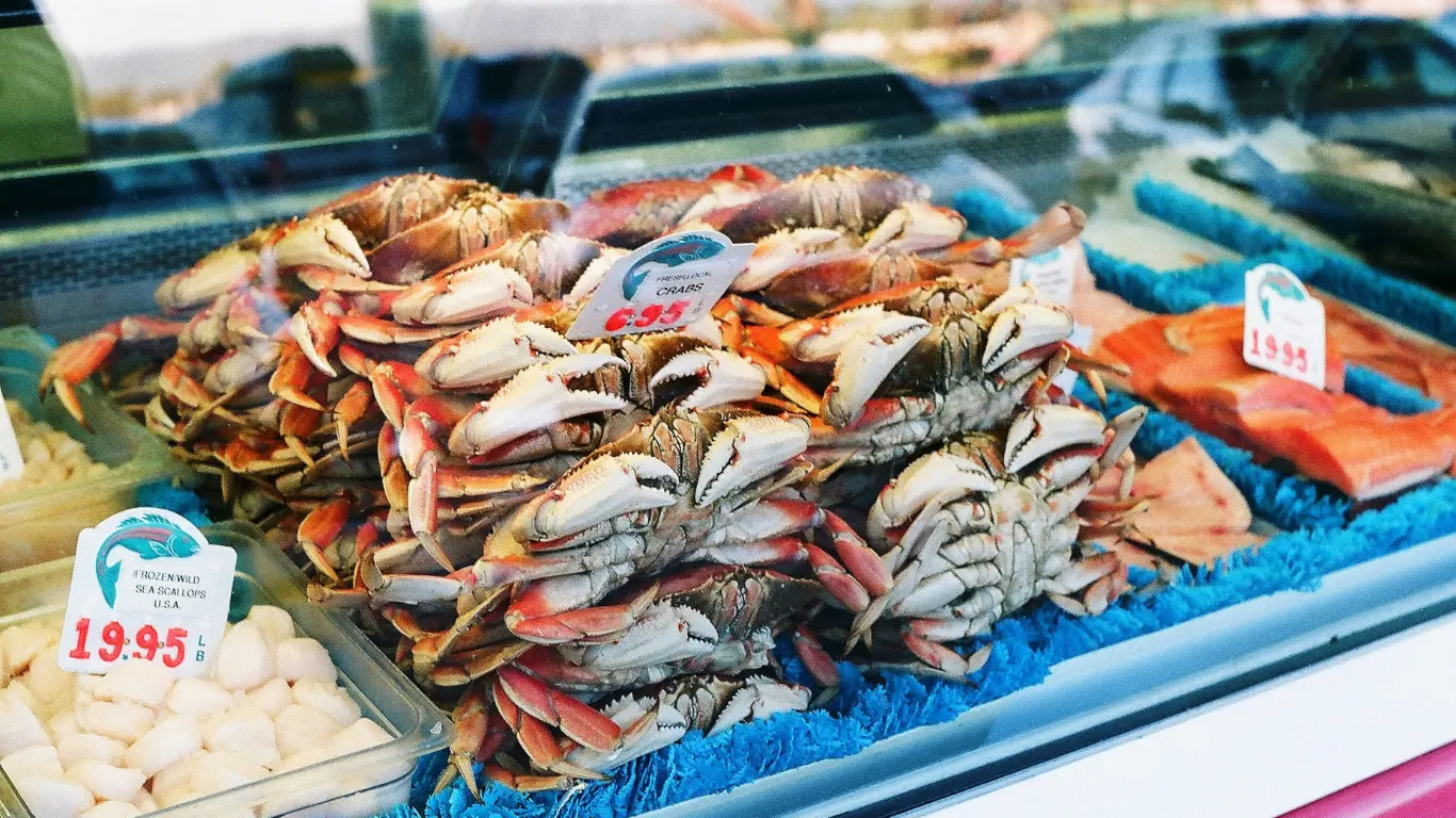 how to clean seafood with salt water