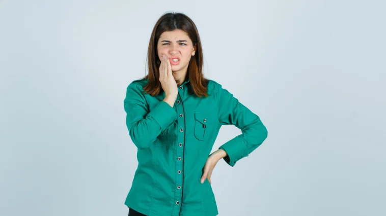 how to Get Food Out of a Wisdom Tooth Hole